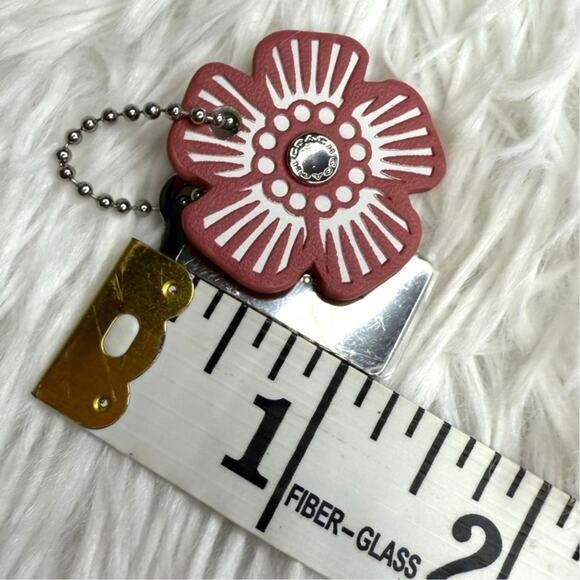 COACH Gold Tea Rose Flower Floral Bag Charm Hang Tag - Picture 3 of 3